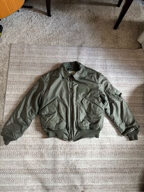 Men's Military-Style Olive Green Bomber Jacket CWU 45/P Scovill Zipper
